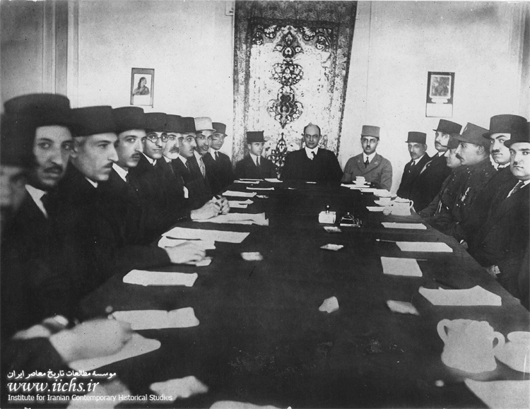 جلسه کورت لیندن بلات رئیس آلمانی بانک ملی ایران با اعضای اطاق تجارت ایران  شماره آرشیو: 4751-4ع