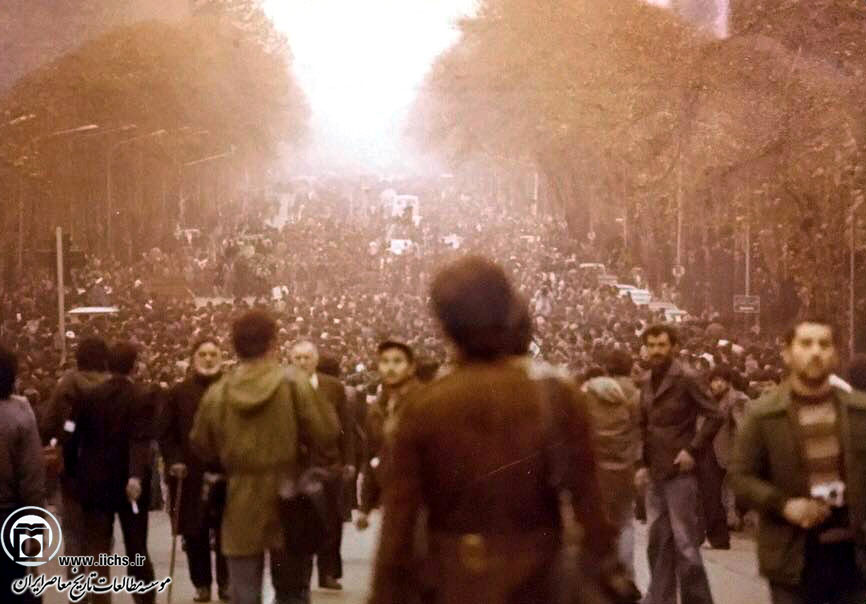 «روزهای اوج‌گیری انقلاب» از دریچه دوربین کامران شیردل