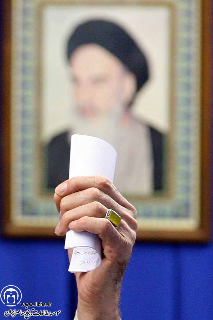 آیت‌الله سیدعلی خامنه‌ای در مسند امامت جمعه تهران در آیینه تصاویر(2)