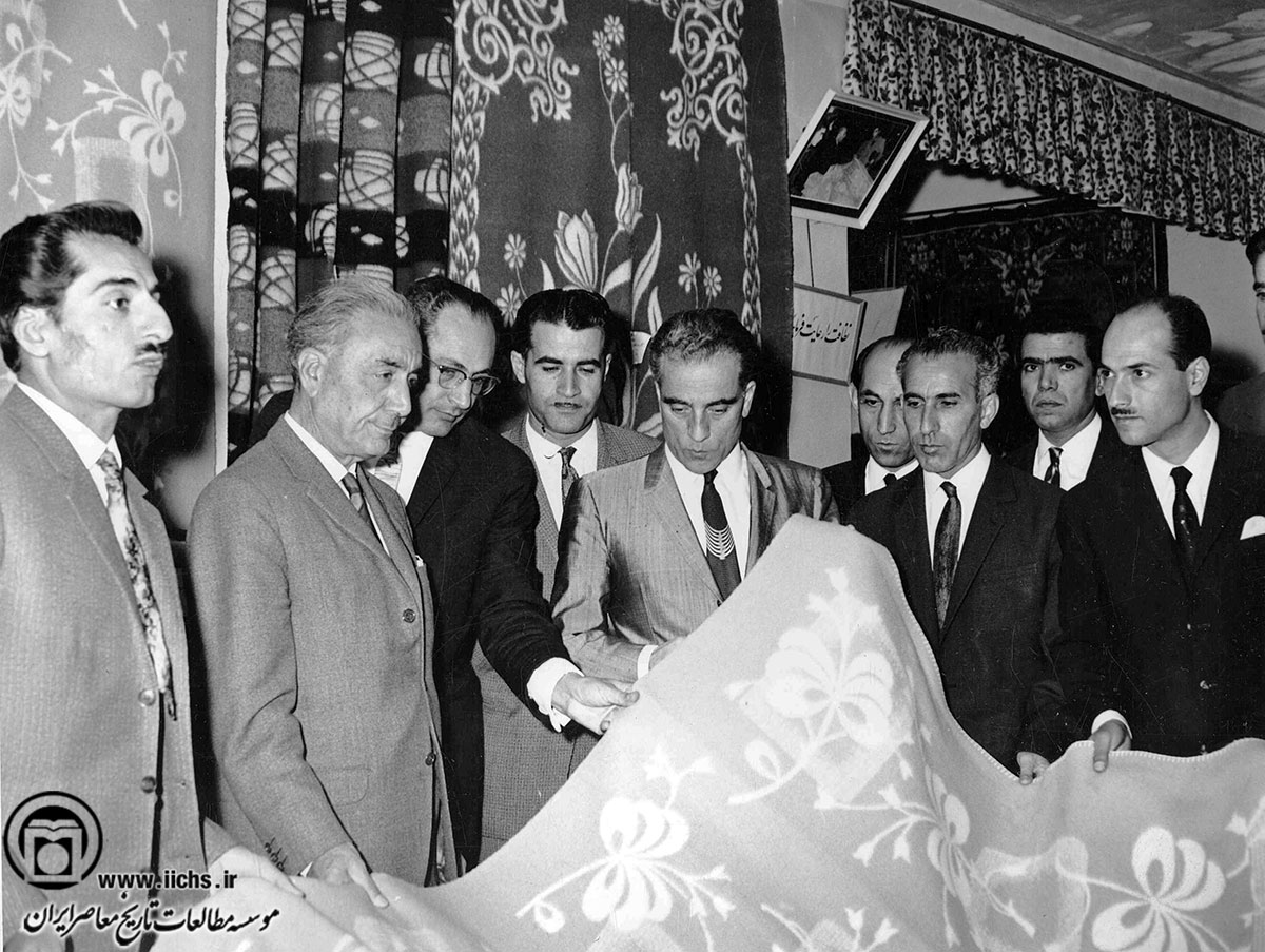 رضا نیازمند و احمدحسین عدل در یکی از بازدیدهایش در شهر اصفهان