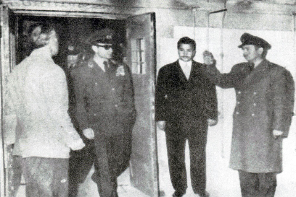 محمدرضا پهلوی ـ زندان