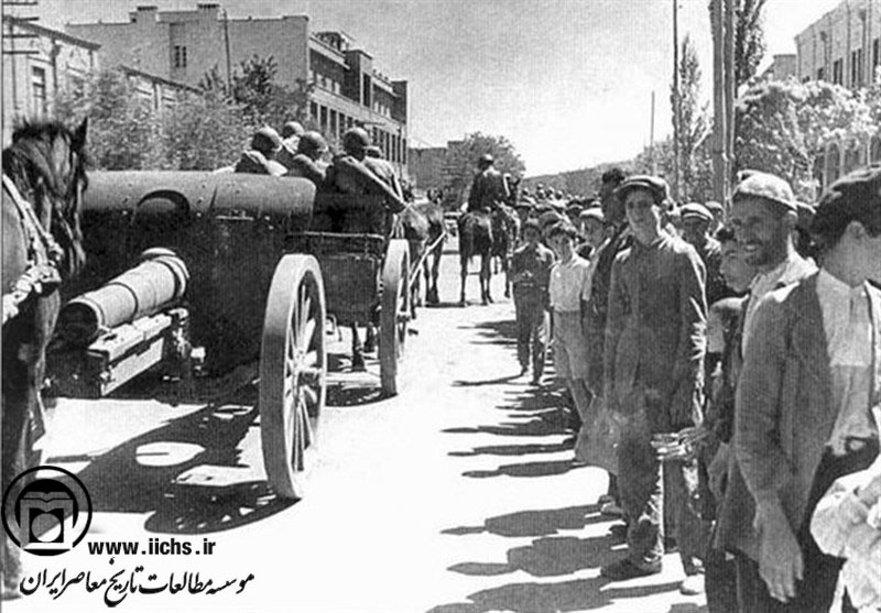 حرکت نیروهای شوروی در خیابان‌های تبریز در شهریور 1320