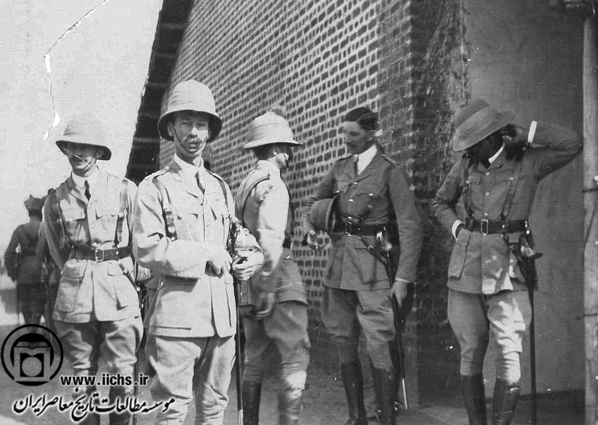 چند تن از افسران انگلیسی در منطقه سیستان و بلوچستان ایران در ایام جنگ جهانی اول