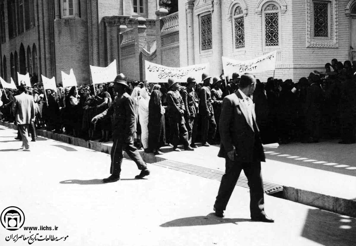 اجتماعات دوران نهضت ملی ایران در آیینه تصاویر