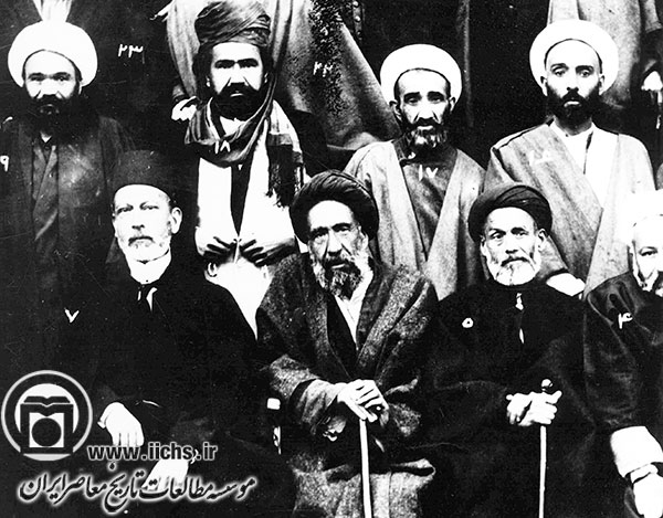 حسین پیرنیا (مؤتمن‌الملک) و چند تن از نمایندگان دوره چهارم مجلس شورای ملی