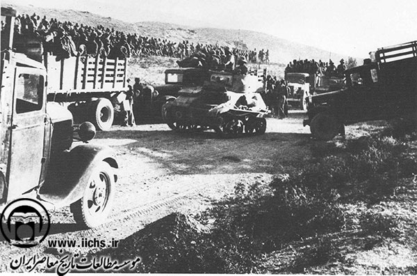 ورود تانک‌ها، زره‌پوش‌ها و کامیون‌های نظامی حامل سربازان در شهریور 1320