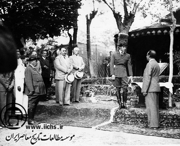محمدرضا پهلوی (ولیعهد) در مراسم جشن پیشاهنگی در باغ منظریه تهران (4 شهریور 1318)