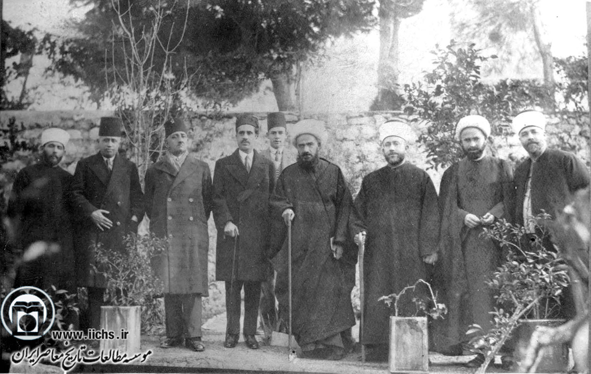 آیت‌الله العظمی حاج شیخ محمدحسین کاشف‌الغطاء در سفر به فلسطین برای شرکت در یک کنگره اسلامی