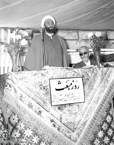 حجت‌الاسلام والمسلمین شیخ عباسعلی اسلامی در حال سخنرانی در یکی از جشن‌های مبعث در تهران