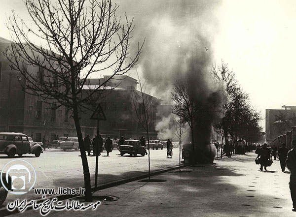 نمایی از خیابان خیام در قیام 15 خرداد سال 1342