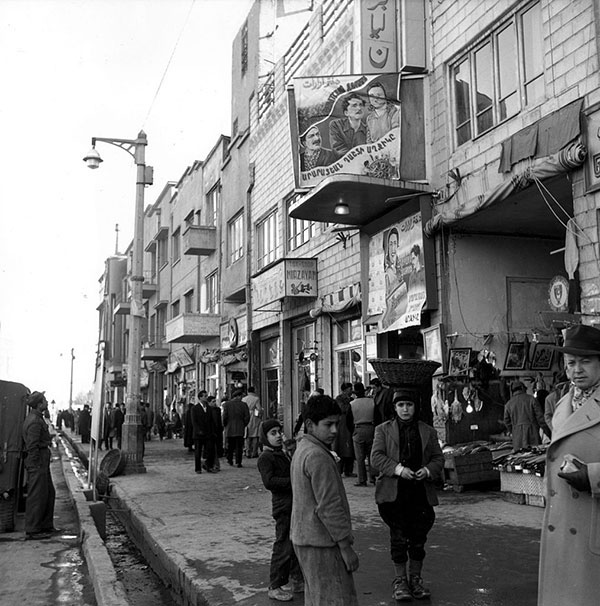 یکی از خیابان‌های تهران در سال 1948م