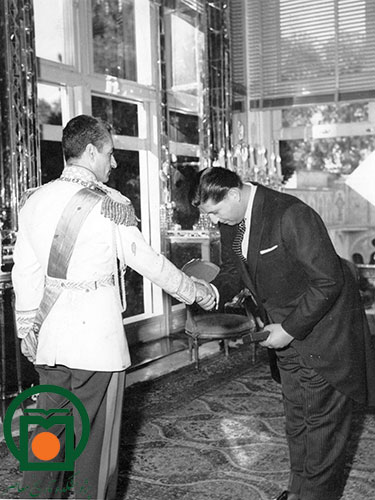 ملاقات محمدرضا پهلوی با فرستاده دولت غاصب اسرائیل به ایران