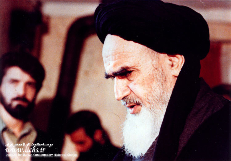 روزهای اقامت امام خمینی در نوفل لوشاتو در آیینه تصاویر
