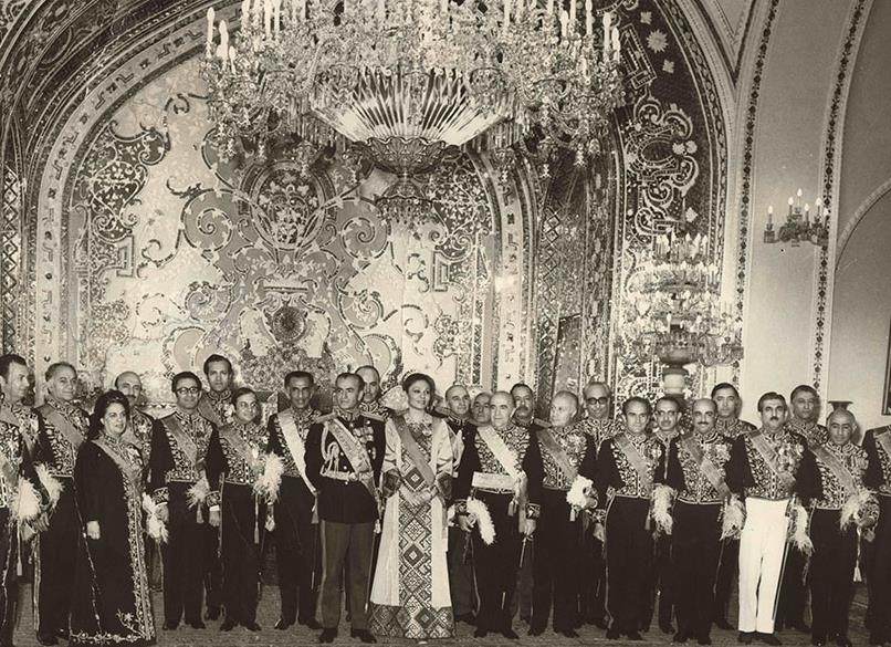 محاکمه هویدا یا محاکمه کل رژیم پهلوی؟!