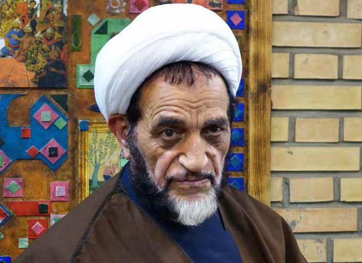 پدر با صبوری تهدیدات مخالفان مرجعیت امام را تحمل کرد