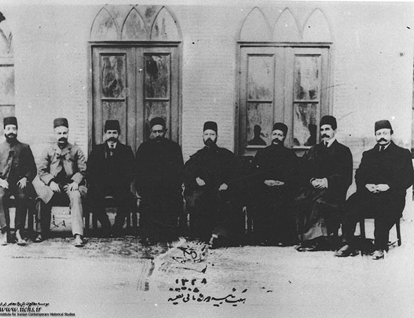 حسین پیرنیا (مؤتمن‌الملک) و اعضای هیئت‌رئیسه دوره دوم مجلس شورای ملی