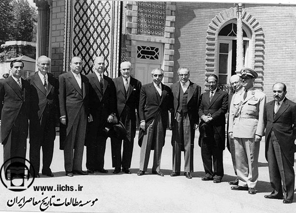 علی امینی، نخست‌وزیر، و اعضای کابینه وی