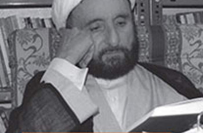 کتاب عالم خبیر
