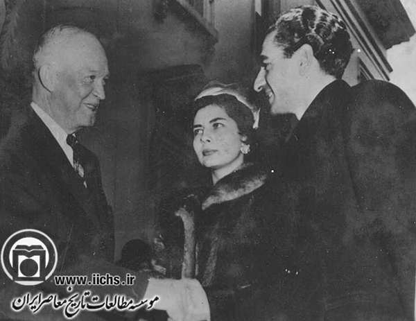 محمدرضا پهلوی و ثریا پهلوی پس از وقوع کودتای 28 مرداد، هنگام سفر به آمریکا و دیدار با آیزنهاور