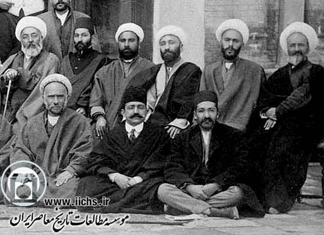 زنده‌یاد شیخ محمد خیابانی، در میان نمایندگان دومین دوره مجلس شورای ملی