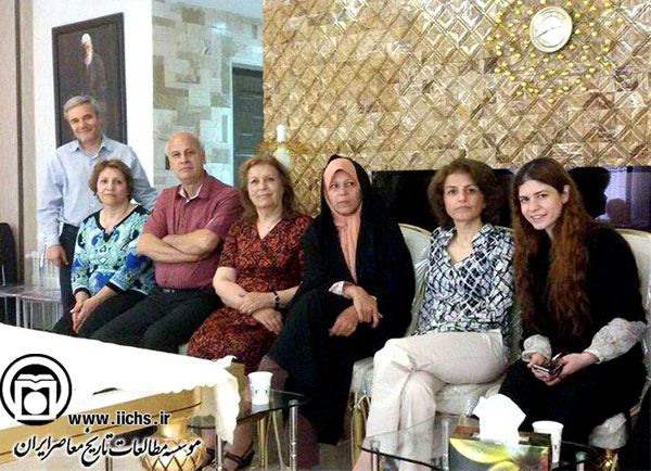 فائزه هاشمی در دیدار با فریبا کمال‌آبادی و برخی دیگر از وابستگان به فرقه بهائیت