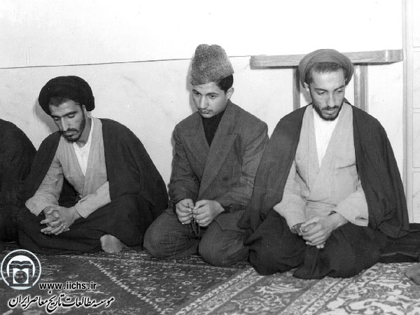 از راست: شهید سیدمجتبی نواب صفوی، محمدمهدی عبدخدایی و شهید سیدعبدالحسین واحدی (سال 1332)