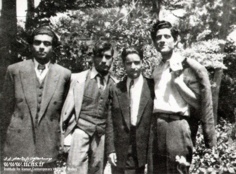 جلال آل احمد در کنار انور خامه‌ای، علی‌اصغر خبره‌زاده و رضا زنجانی در دوره عضویت در حزب توده ایران