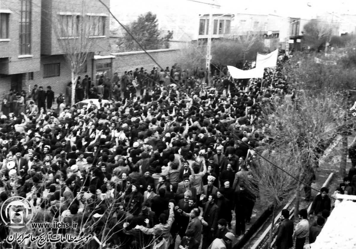 یکی از راه‌پیمایی‌های انقلاب اسلامی در شهر تبریز (سال 1357)