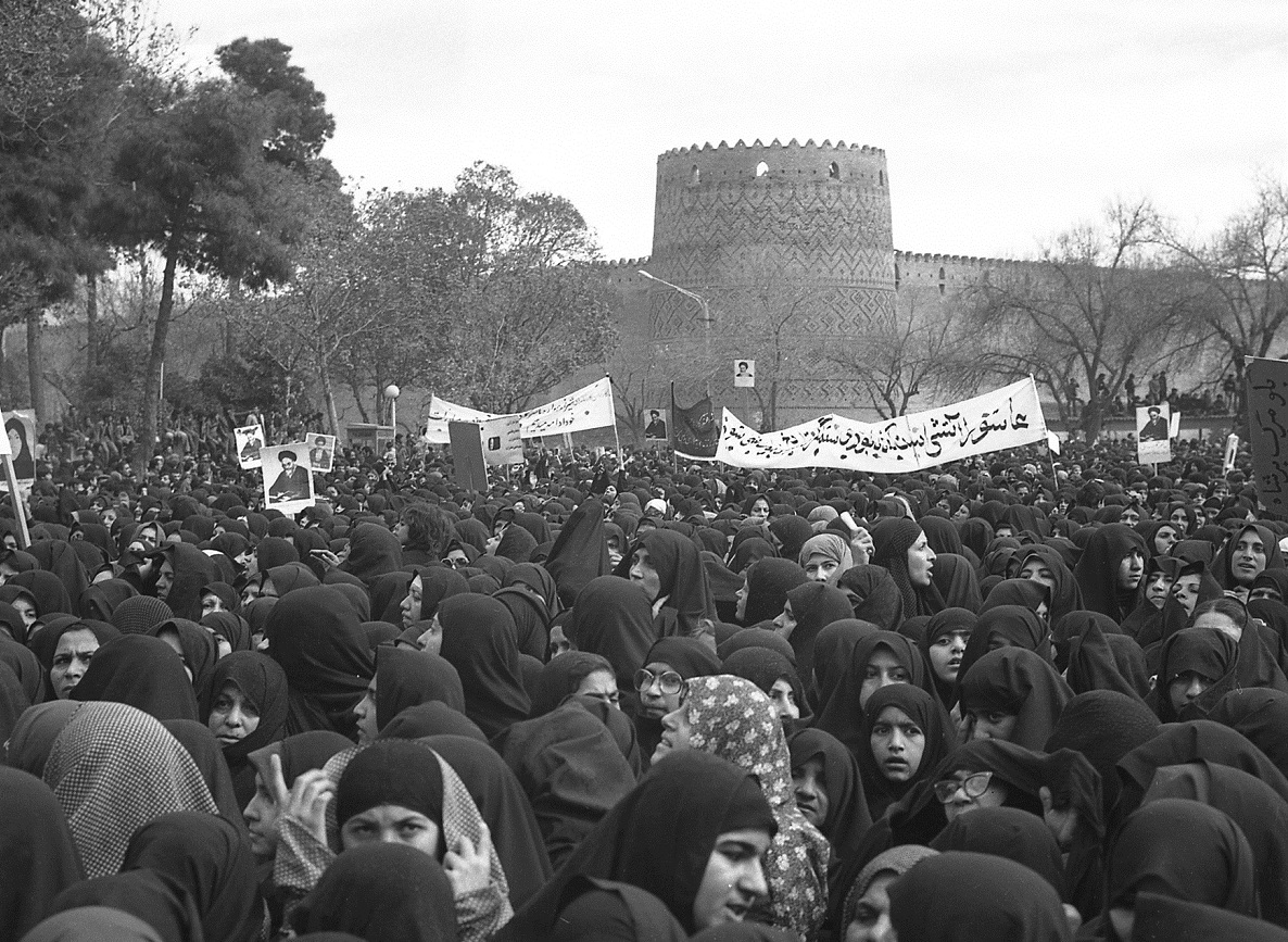  یکی از راه‌پیمایی‌های مردم علیه رژیم پهلوی در شیراز