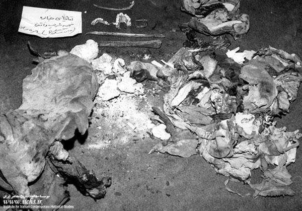 نمایی از بقایای جسد مجید شریف‌واقعی پس از قتل فجیع وی