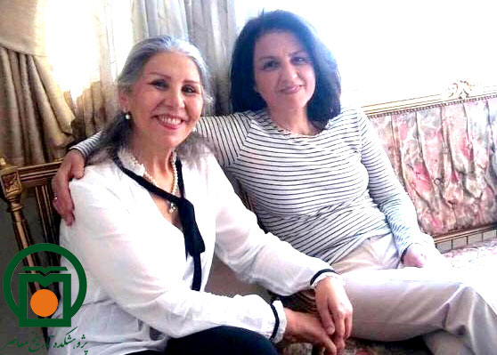 فریبا کمالآبادی در کنار مهوش ثابت، از مدیران وطنی جامعه بهائی