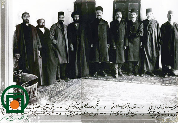 عبدالحمید متینالسلطنه نفر سوم از چپ