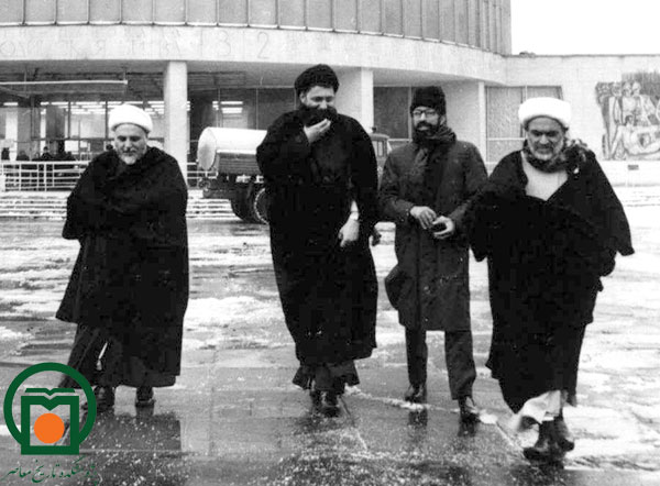 شهید دکتر مصطفی چمران در کنار امام موسی صدر، در سفر به مسکو