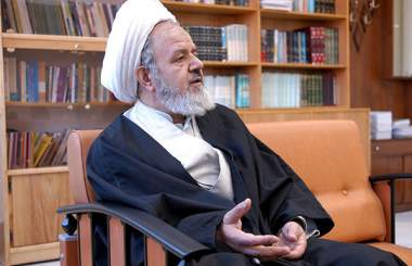 می‌گفت: «خط ولایت، نجات‌بخش شما در دنیا و آخرت است»