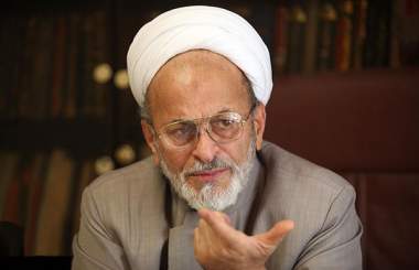 در زندان، مانع از بُریدن مبارزین می‌شد