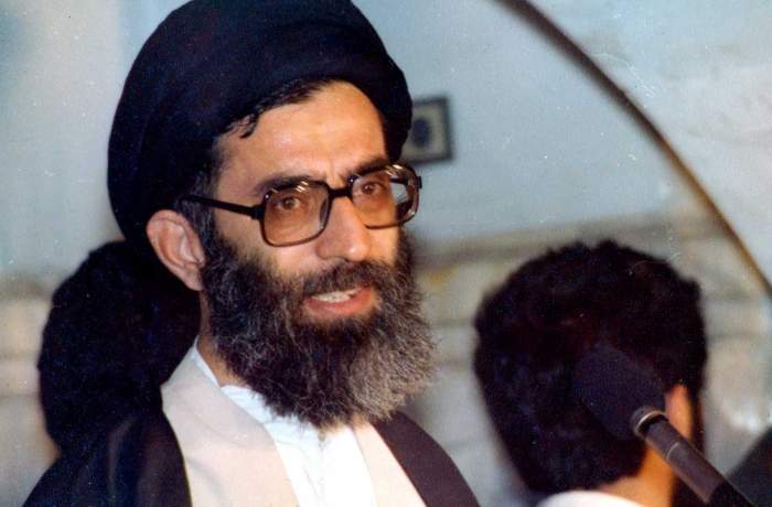 50 پرتره از حضرت آیت‌الله العظمی سیدعلی خامنه‌ای، رهبر معظم انقلاب اسلامی  