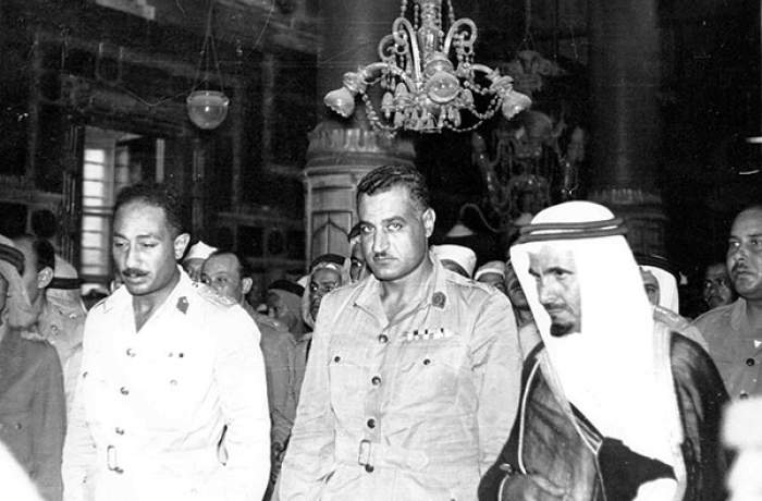دو جبهه متفاوت عربی در برابر شاه