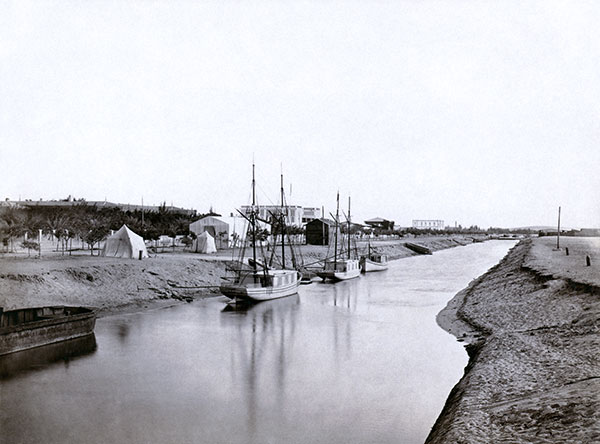 کانال سوئز در بخش اسماعیلیه در سال ۱۸۶۰م