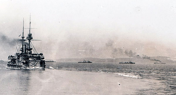 نمایی از کشتی‌های جنگی در جنگ گالیپولی