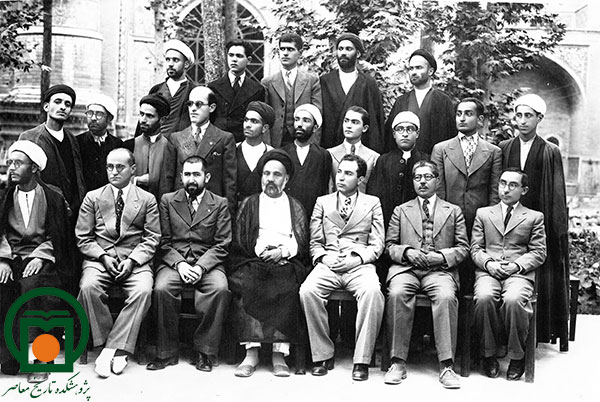 جمعی از استادان و دانشجویان مؤسسه وعظ و خطابه