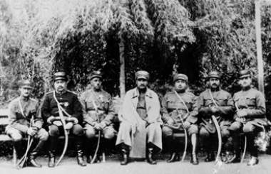 موافقانی که منتقد شدند