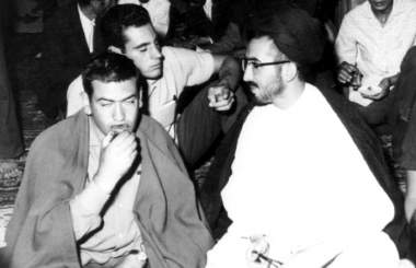 از اینجا مانده از آنجا رانده