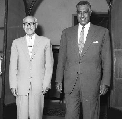 رشید عالی گیلانی همراه جمال عبدالناصر، رئیس‌جمهور مصر، در قاهره (اوت ۱۹۵۸م)