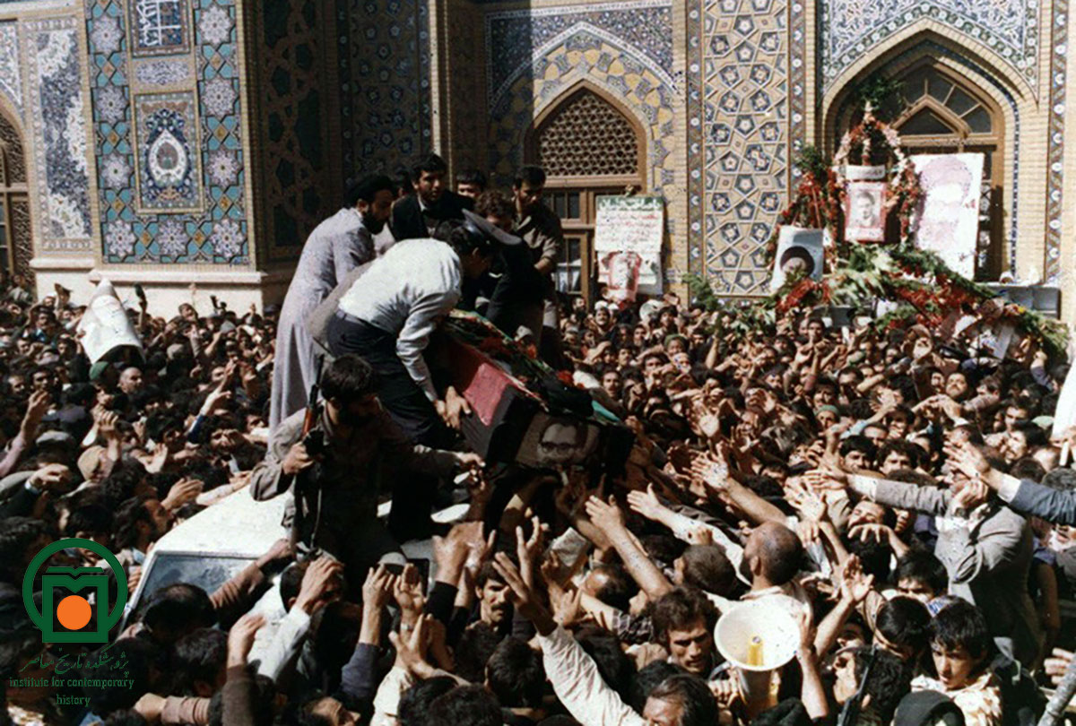 نمایی از مراسم تشییع پیکر شهید حجت‌الاسلام والمسلمین سیدعبدالکریم هاشمی‌نژاد در آستان قدس رضوی(ع)