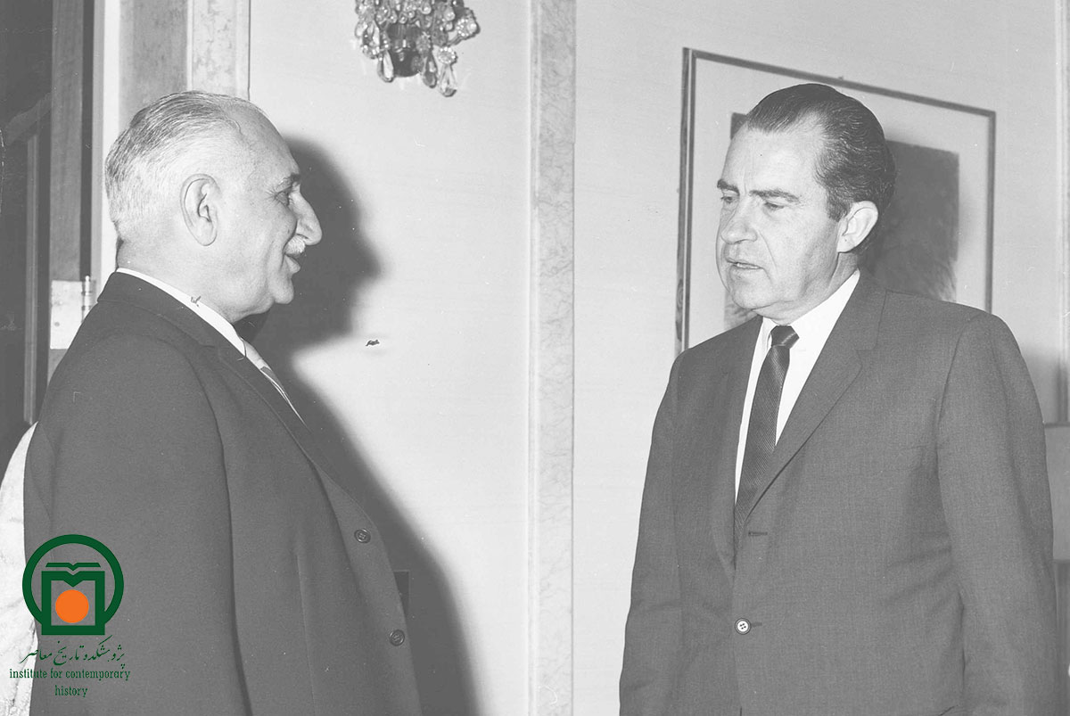 دیدار حبیب ثابت با ریجارد نیکسون، معاون رئیسجمهور آمریکا، در محل سفارت آن کشور در تهران