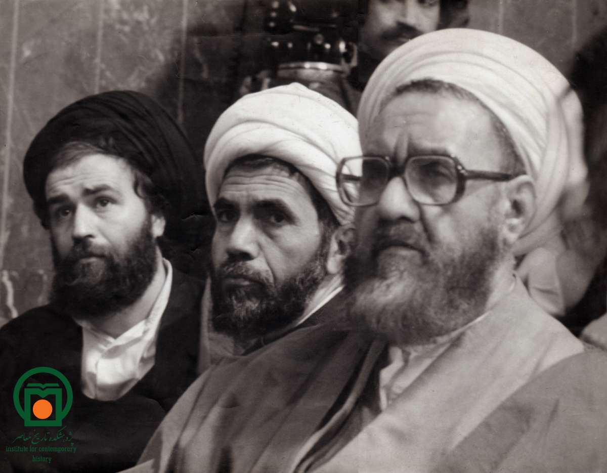 شهید آیتالله مرتضی مطهری، شهید آیتالله دکتر محمد مفتح و حجتالاسلام والمسلمین حاج سیداحمد خمینی (سالنِ آمفی تئاتر مدرسه علوی تهران؛ 15 بهمن 1357)