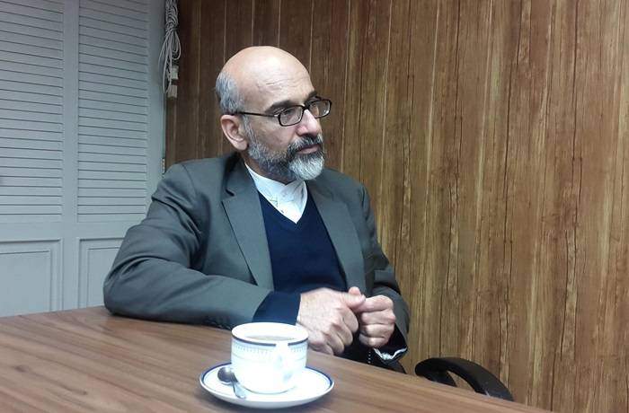 چرا خاطره‌گویان، در دوران حیات پدرم دم فرو بسته بودند؟