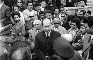 وقاهت، شرم وابستگی و دیگر هیچ وقاهت، شرم وابستگی و دیگر هیچ