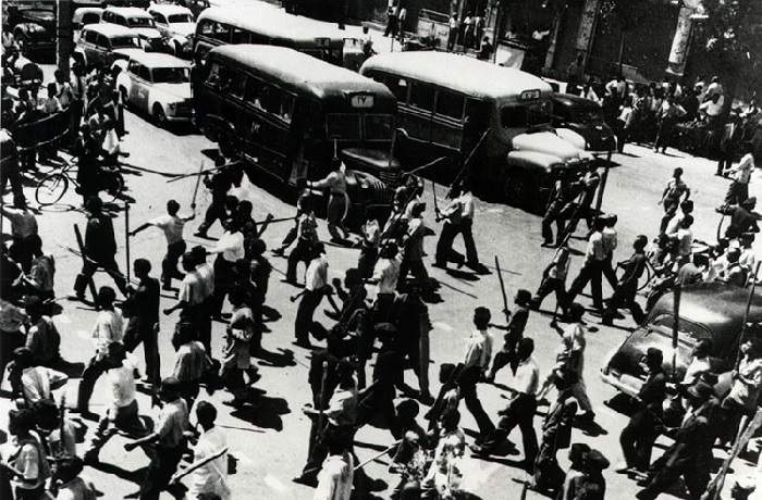 آیا مصدق نشانه‌ها را دید؟