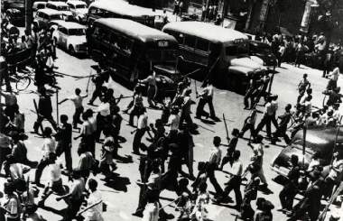 آیا مصدق نشانه‌ها را دید؟